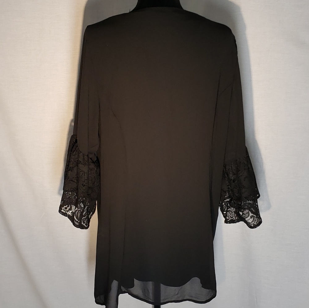 Torrid Top - Picture 5 of 6
